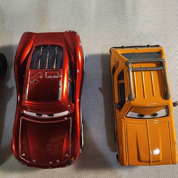 Lot of 5 Disney Pixar Cars Diecast: Mac, Mater, Lightning McQueen - Picture 5 of 14